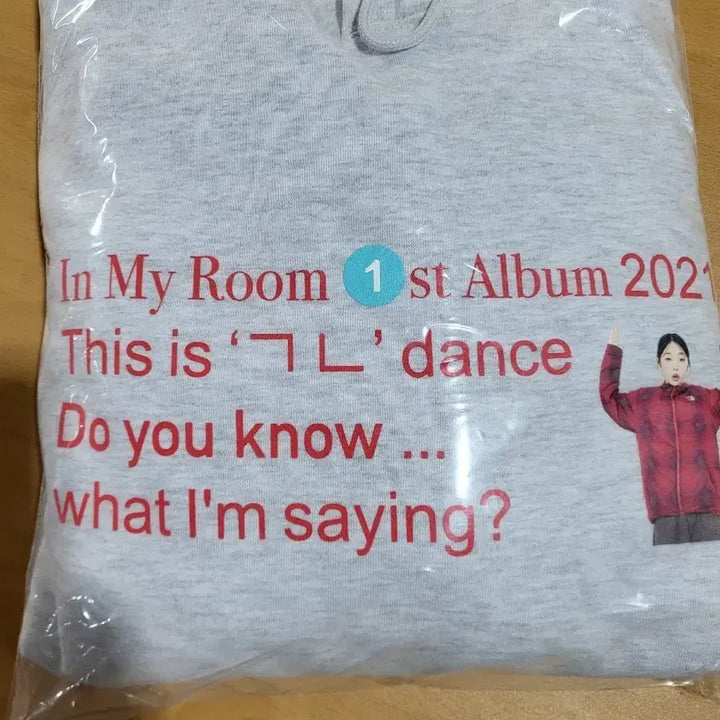 [BUNJANG] Min(G)ney Hooded T-shirt / 미노이 후두티 미개봉