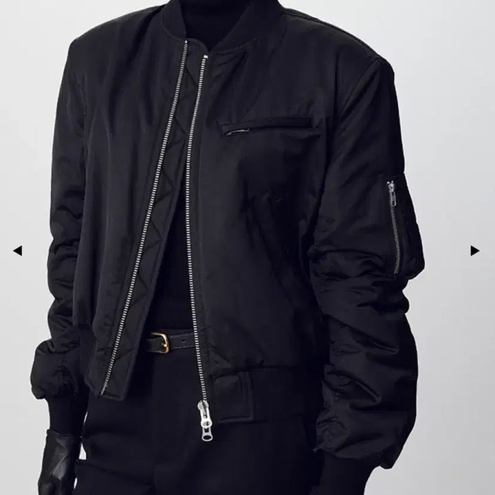 [BUNJANG] Toniqweq Recycled Crop Padded Bomber Jacket / 토니웩 리사이클 크롭 패디드 봄버