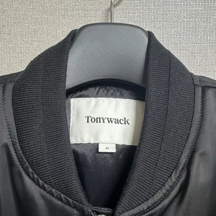 [BUNJANG] Toniqweq Recycled Crop Padded Bomber Jacket / 토니웩 리사이클 크롭 패디드 봄버