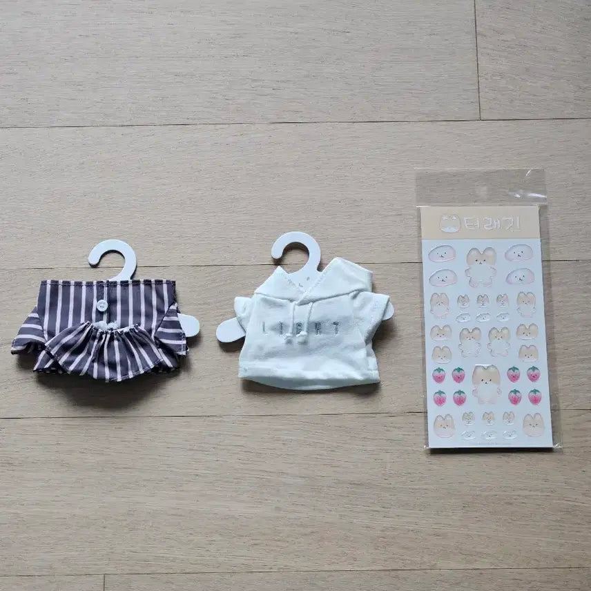 [BUNJANG] Baekhyun Ttaeraegi Doll Clothes and Sticker / 백현 터래기 인형옷과 스티커 판매합니다
