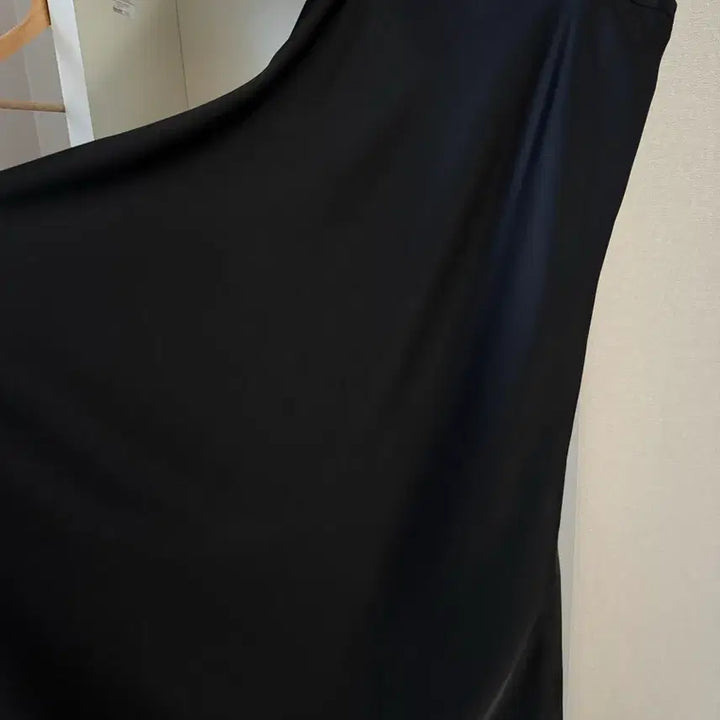 [BUNJANG] Mango Many Please Shell Satin Skirt / (새상품) 망고매니플리즈 SHELL SATIN SKIRT 크림베이지/블랙