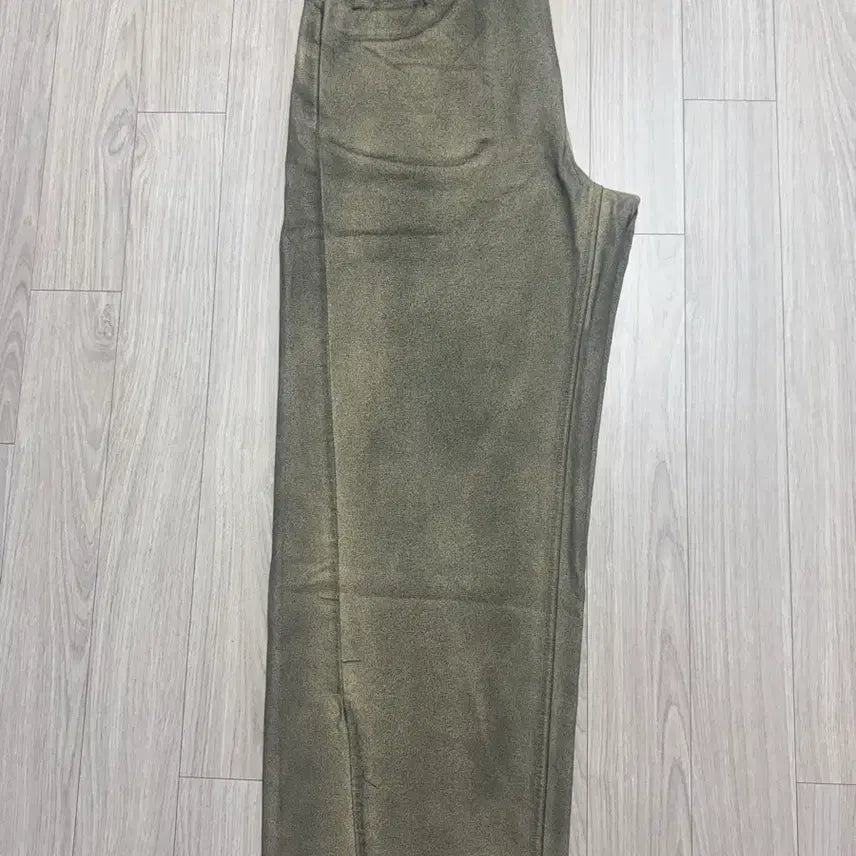 [BUNJANG] LeeYe Wide Washed Coated Denim Pants (Beige) / 이예 와이드 워싱 코팅 데님팬츠(베이지M)