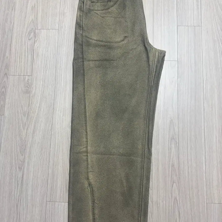 [BUNJANG] LeeYe Wide Washed Coated Denim Pants (Beige) / 이예 와이드 워싱 코팅 데님팬츠(베이지M)