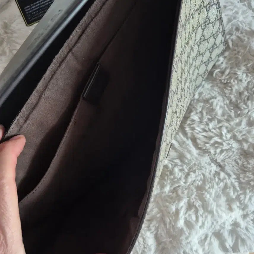 [BUNJANG] Gucci GG Logo Clutch Bag / 구찌 GG 로고 클러치 백