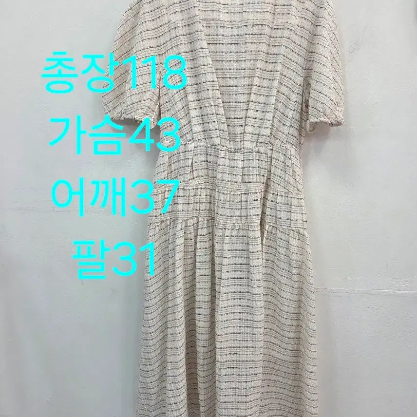 [BUNJANG] ON&amp;ON Beige Volume Dress / S 2024 온앤온 ON&amp;ON 베이지 볼륨드레스