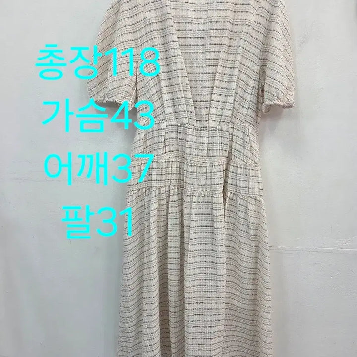 [BUNJANG] ON&amp;ON Beige Volume Dress / S 2024 온앤온 ON&amp;ON 베이지 볼륨드레스