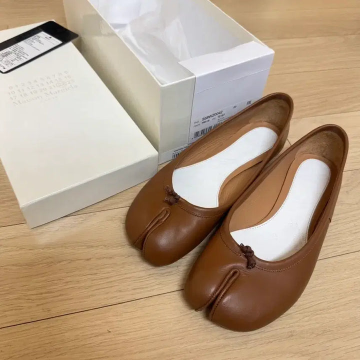 [BUNJANG] Maison Margiela Tabi Flat Camel 35 / 메종 마르지엘라 타비 플랫 카멜 35