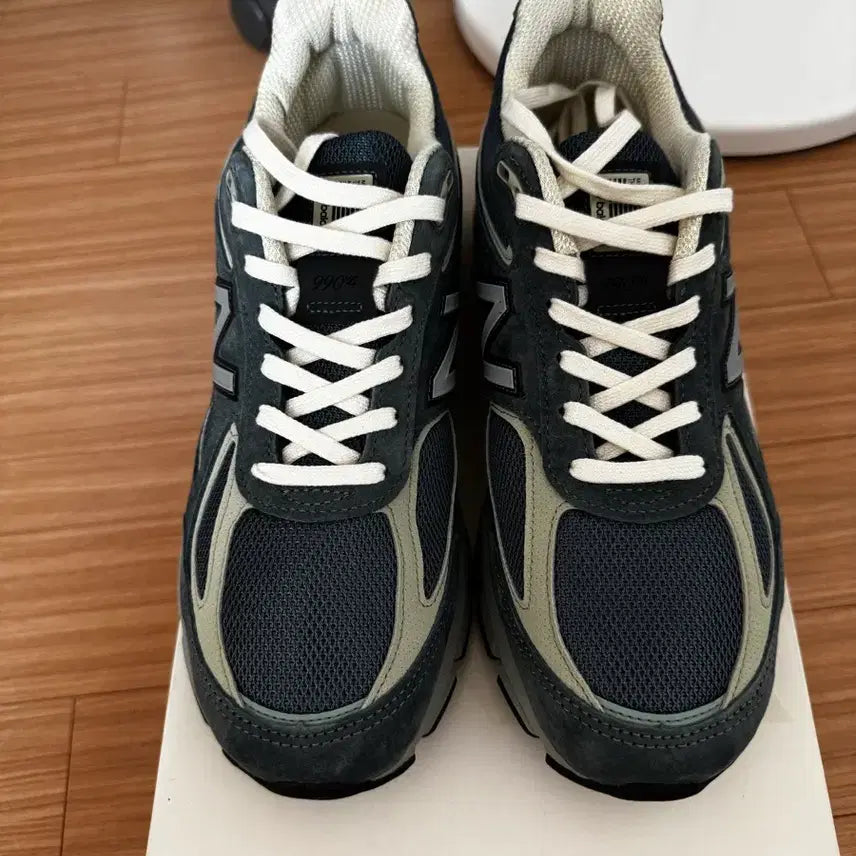[BUNJANG] New Balance x Auralee 990v4 USA Sneakers / 뉴발란스 오라리 990v4 메이드 인 USA 280