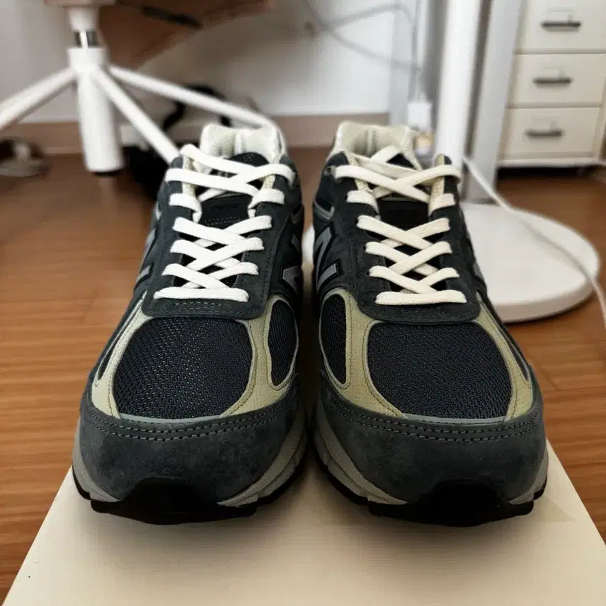 [BUNJANG] New Balance x Auralee 990v4 USA Sneakers / 뉴발란스 오라리 990v4 메이드 인 USA 280