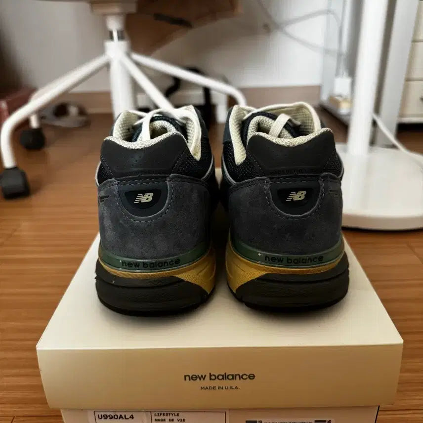 [BUNJANG] New Balance x Auralee 990v4 USA Sneakers / 뉴발란스 오라리 990v4 메이드 인 USA 280