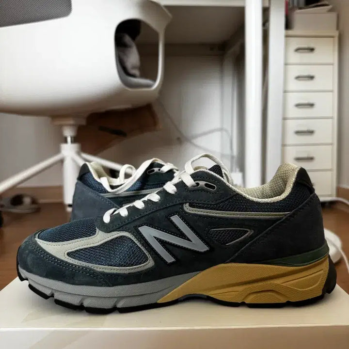[BUNJANG] New Balance x Auralee 990v4 USA Sneakers / 뉴발란스 오라리 990v4 메이드 인 USA 280