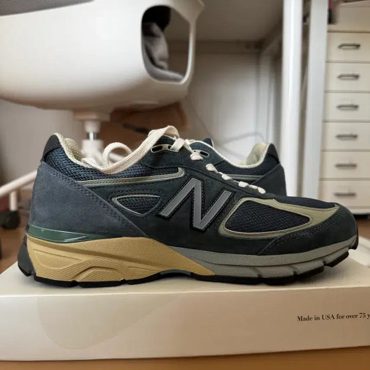 [BUNJANG] New Balance x Auralee 990v4 USA Sneakers / 뉴발란스 오라리 990v4 메이드 인 USA 280