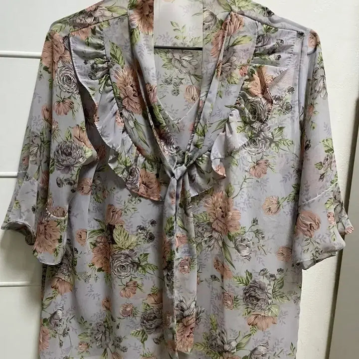 [BUNJANG] Attrangs Floral Pattern Ribbon Chiffon Blouse / 아뜨랑스 플라워패턴 리본 블라우스 쉬폰