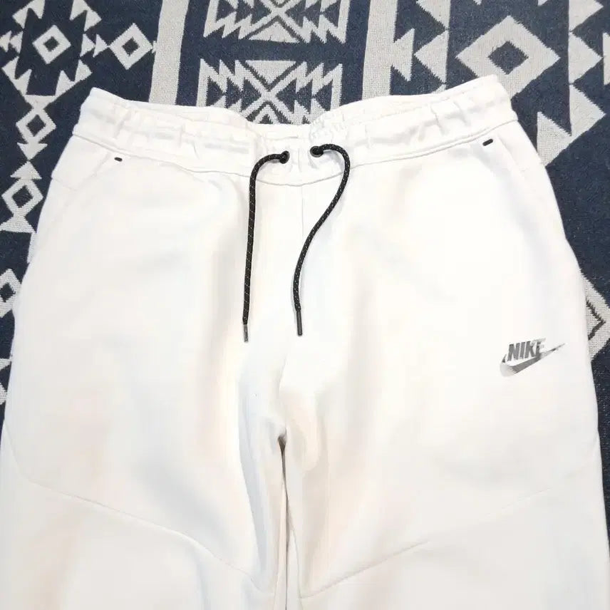 [BUNJANG] Nike Tech Pack Tech Fleece Jogger Pants / 나이키 화이트 블랙 라이닝 로고프린팅 테크팩 테크플리스 밴딩 조거팬츠 스