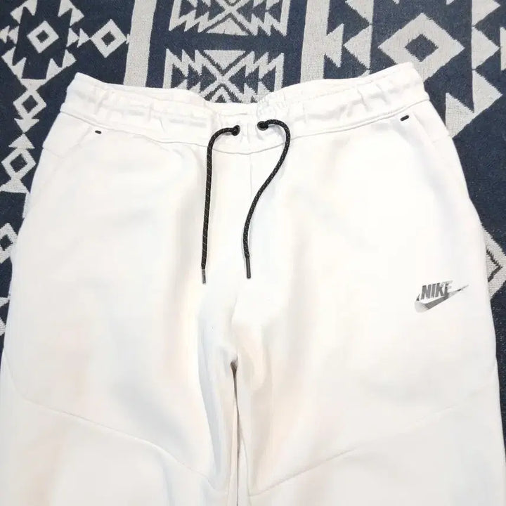 [BUNJANG] Nike Tech Pack Tech Fleece Jogger Pants / 나이키 화이트 블랙 라이닝 로고프린팅 테크팩 테크플리스 밴딩 조거팬츠 스