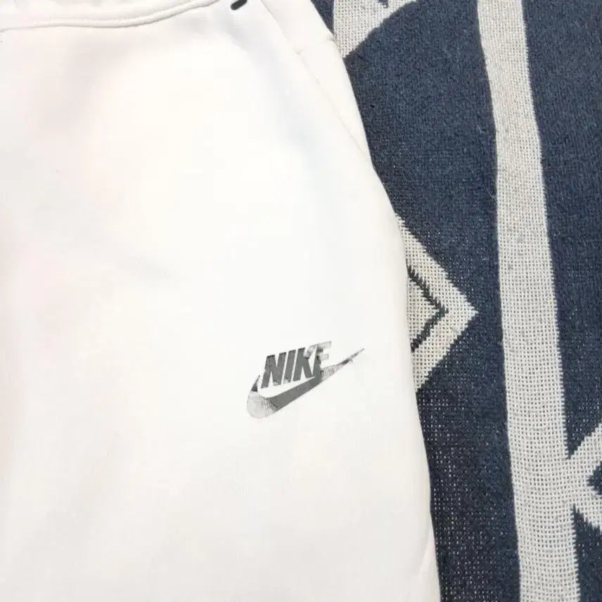 [BUNJANG] Nike Tech Pack Tech Fleece Jogger Pants / 나이키 화이트 블랙 라이닝 로고프린팅 테크팩 테크플리스 밴딩 조거팬츠 스