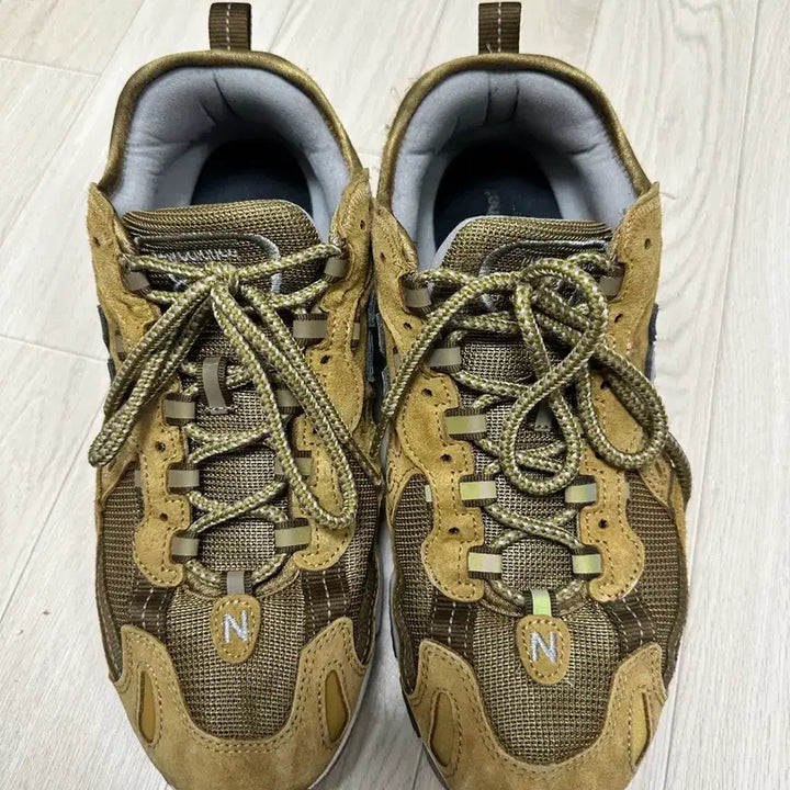 [BUNJANG] New Balance Thisisneverthat 827 Sneakers / 뉴발란스x디스이즈네버댓 827 (275사이즈)