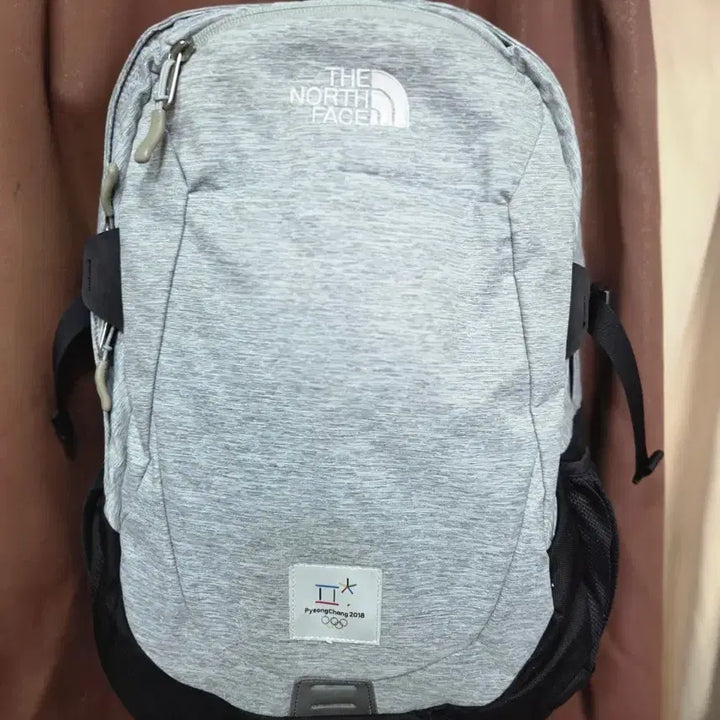 [BUNJANG] The North Face Pyeongchang Olympics Backpack 21L / 노스페이스 평창 올림픽 백팩 회색21L
