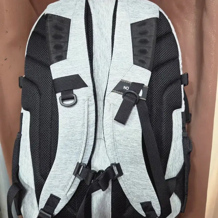 [BUNJANG] The North Face Pyeongchang Olympics Backpack 21L / 노스페이스 평창 올림픽 백팩 회색21L