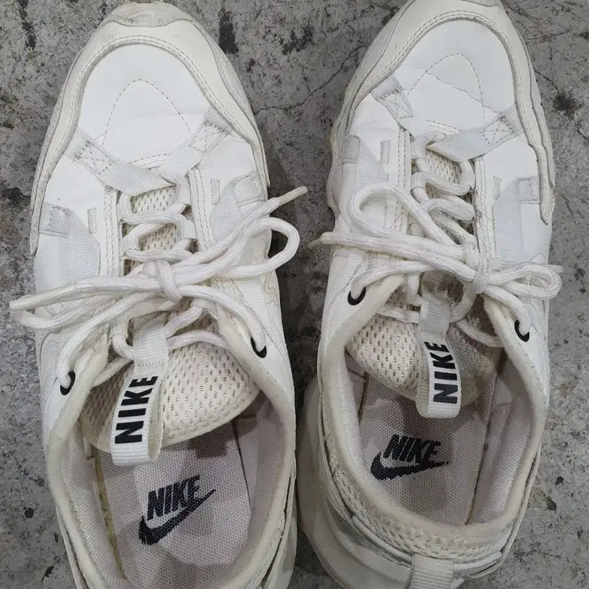[BUNJANG] KI TC790 Summit White Sneakers 240 / 키TC790 써밋 화이트   운동화  240