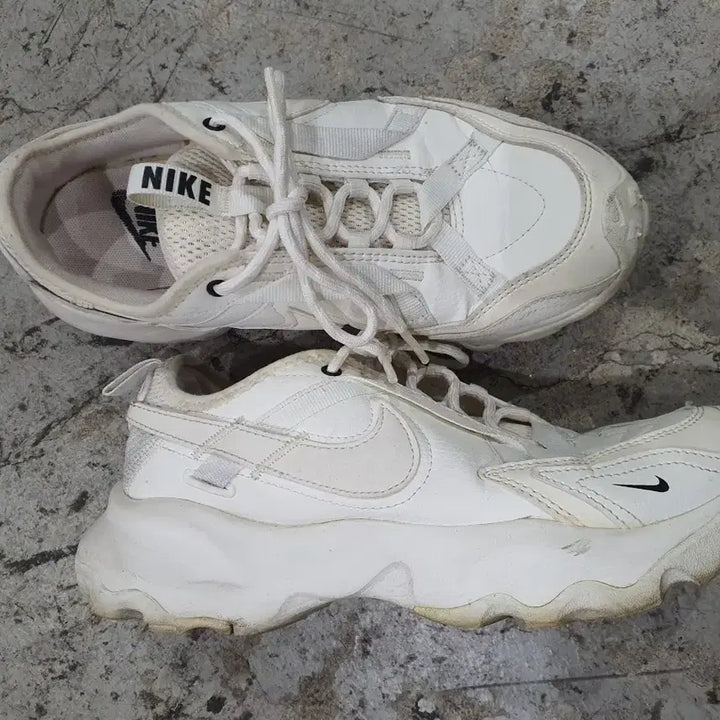 [BUNJANG] KI TC790 Summit White Sneakers 240 / 키TC790 써밋 화이트   운동화  240