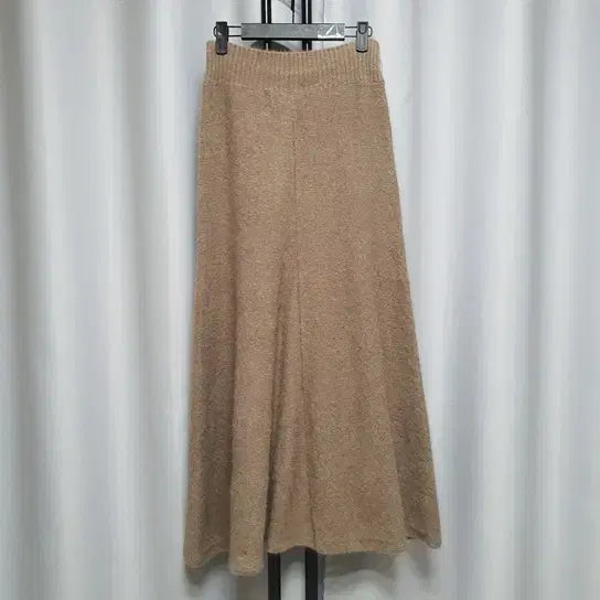 [BUNJANG] It MICHAA Wool Flare Skirt / (25FW) 잇미샤 헤어리 텍스쳐 플레어 울 스커트