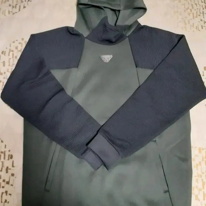 [SOLD OUT] [상태최상] 다이나핏 후드 상의  100