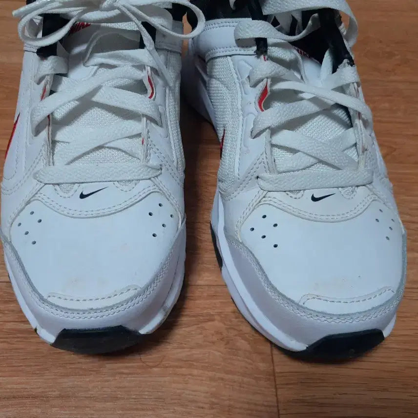 [BUNJANG] Nike White Sneakers 245 / 나이키 흰색 운동화 245