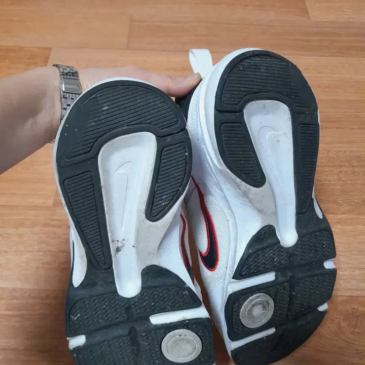 [BUNJANG] Nike White Sneakers 245 / 나이키 흰색 운동화 245