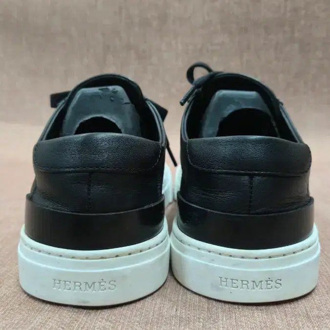 [SOLD OUT] 에르메스 정품  37사이즈- 딥 블랙 카프스킨 레더 스니커즈