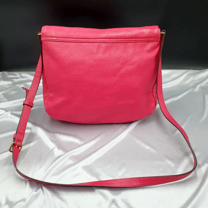 [BUNJANG] Marc by Marc Jacobs Leather Crossbody Bag / 마크바이마크제이콥스 핫핑크 가죽 숄더백 크로스백 중고 가방 은피아노