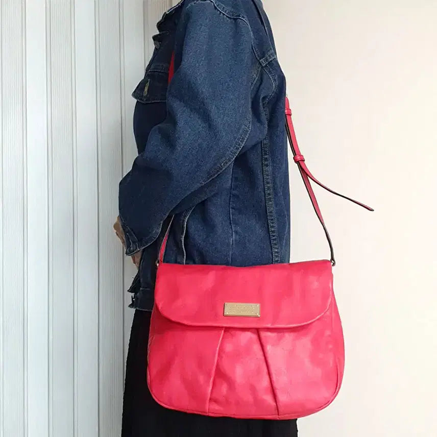 [BUNJANG] Marc by Marc Jacobs Leather Crossbody Bag / 마크바이마크제이콥스 핫핑크 가죽 숄더백 크로스백 중고 가방 은피아노