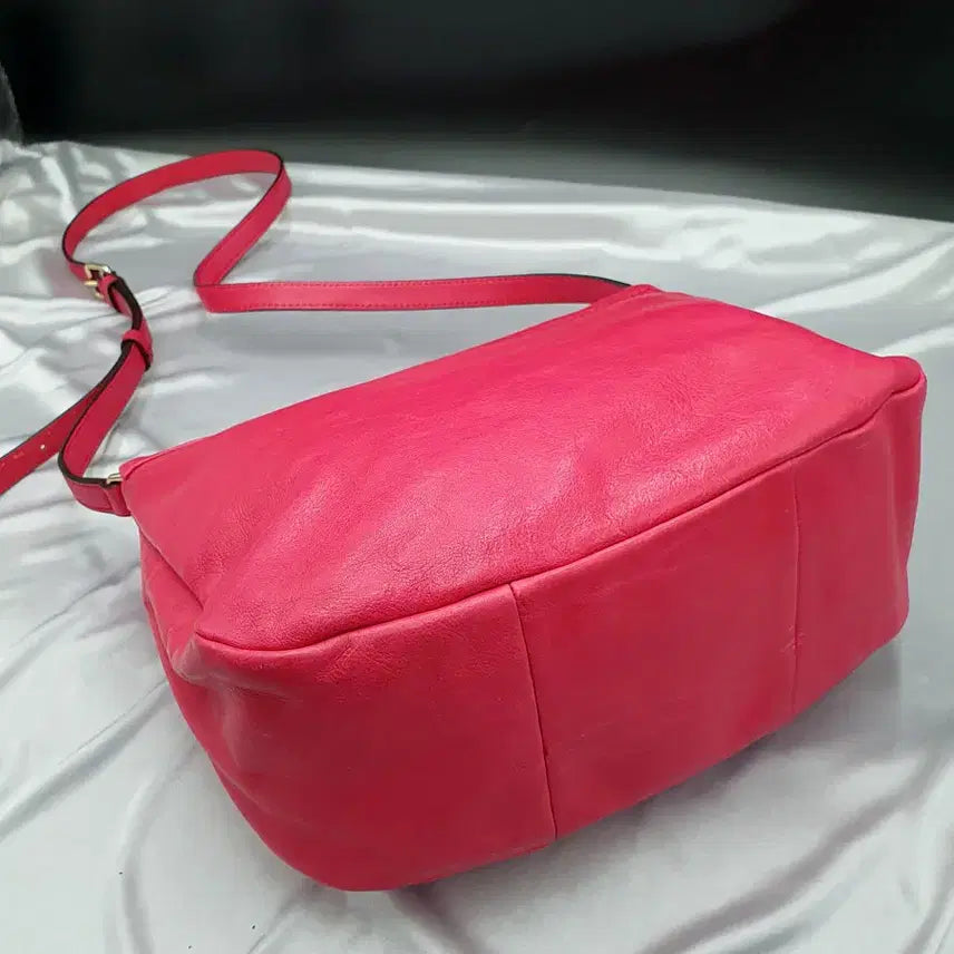 [BUNJANG] Marc by Marc Jacobs Leather Crossbody Bag / 마크바이마크제이콥스 핫핑크 가죽 숄더백 크로스백 중고 가방 은피아노