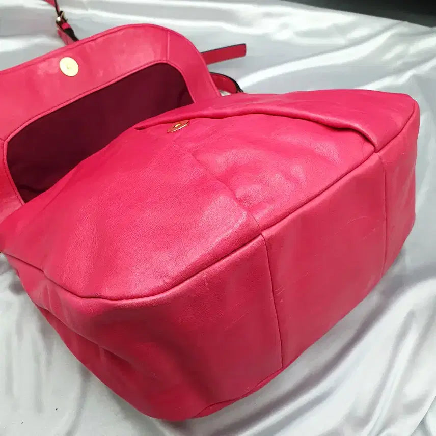 [BUNJANG] Marc by Marc Jacobs Leather Crossbody Bag / 마크바이마크제이콥스 핫핑크 가죽 숄더백 크로스백 중고 가방 은피아노