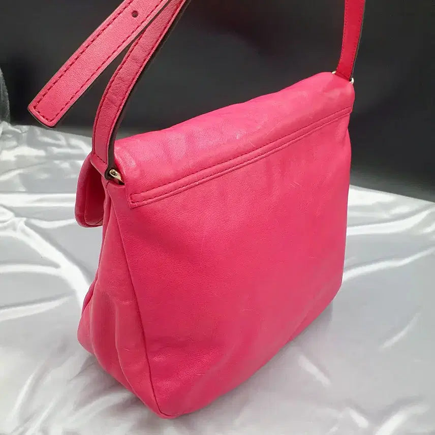 [BUNJANG] Marc by Marc Jacobs Leather Crossbody Bag / 마크바이마크제이콥스 핫핑크 가죽 숄더백 크로스백 중고 가방 은피아노