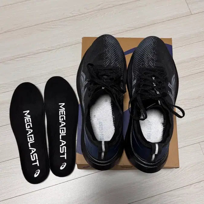 [SOLD OUT] 아식스 메가 블라스트 260
