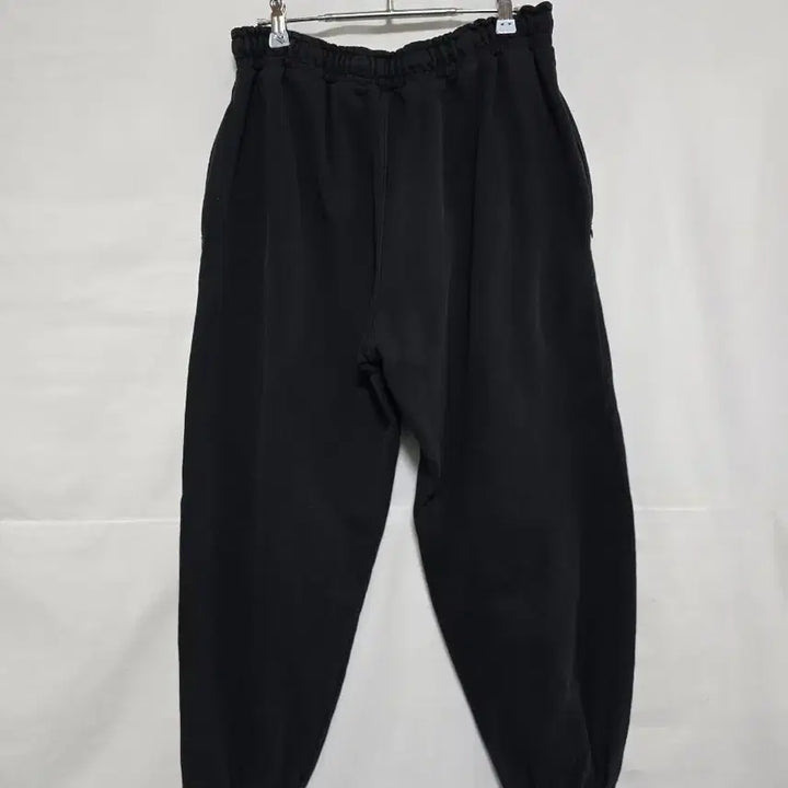 [BUNJANG] Azkathone Black Jogger Pants Men&