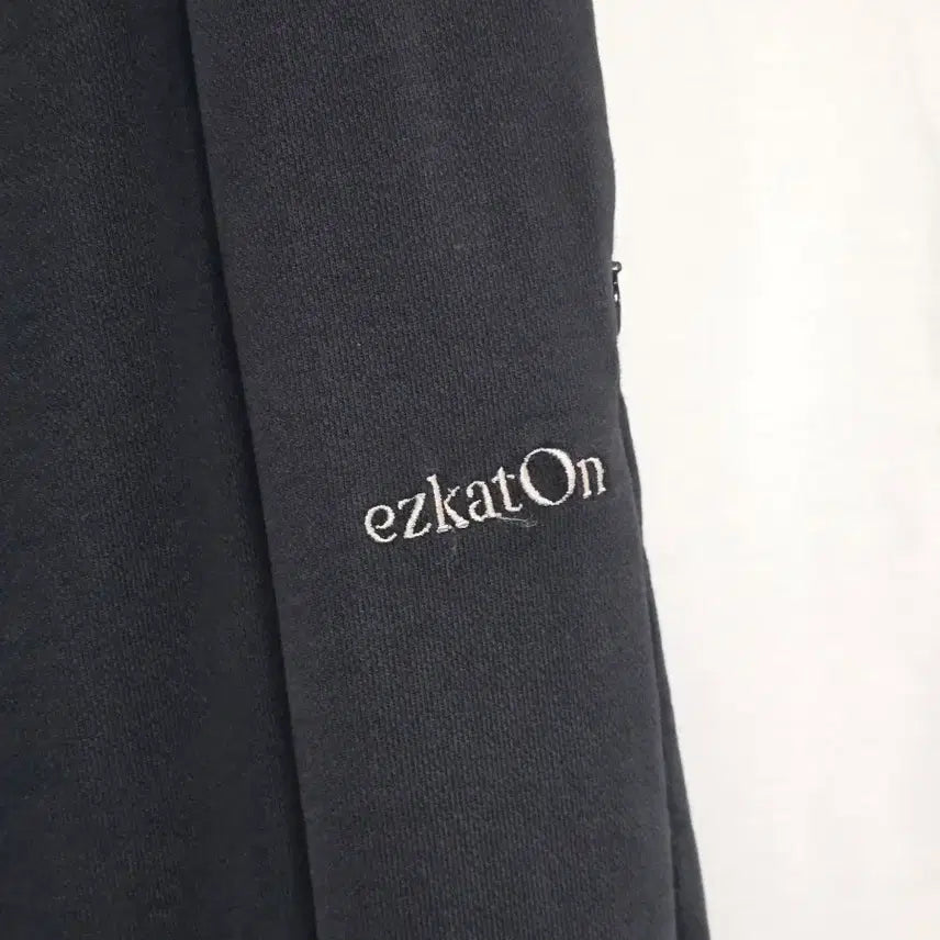 [BUNJANG] Azkathone Black Jogger Pants Men&