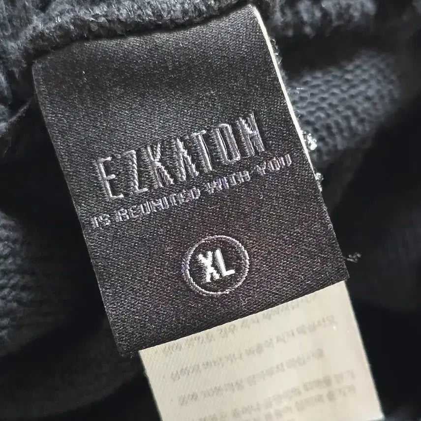 [BUNJANG] Azkathone Black Jogger Pants Men&