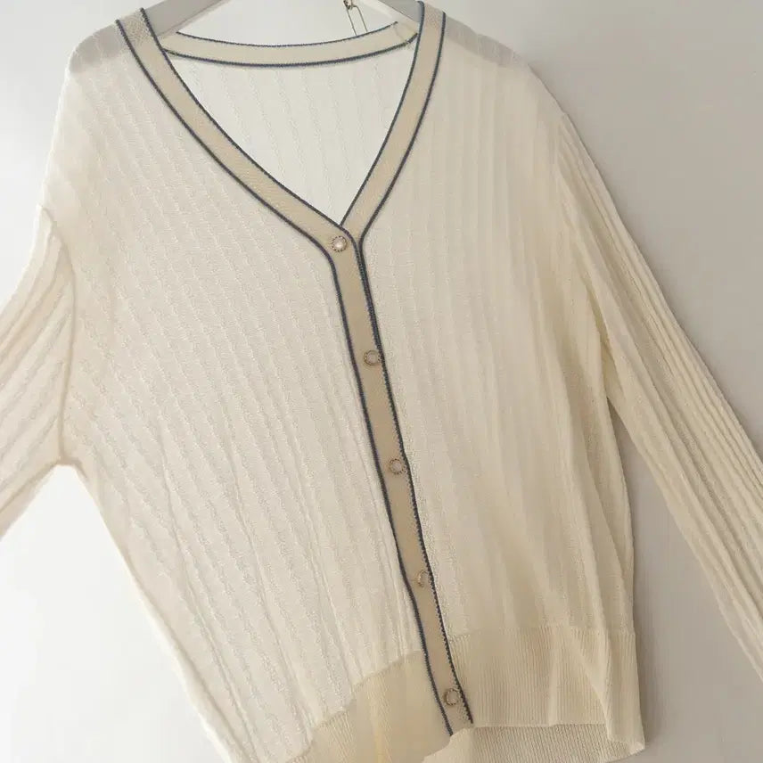 [BUNJANG] Blue Line Color Block Knit Cardigan / 입체 짜임 블루라인 배색 가디건