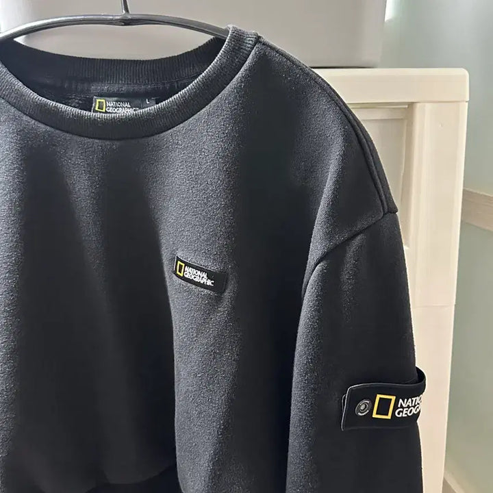 [BUNJANG] National Geographic Fleece L Cropped Sweatshirt / 네셔널 지오 그래픽 기모 맨투맨