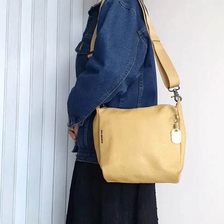[SOLD OUT] 만다리나덕 가죽 화사한 숄더백 크로스백 중고 정품 가방 은피아노