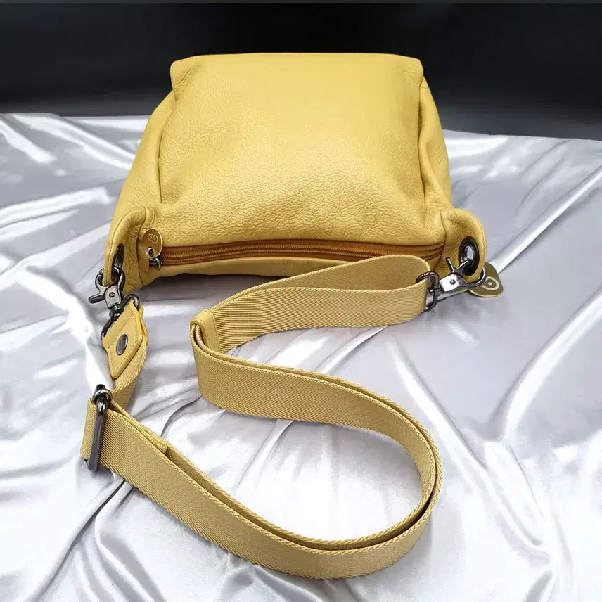 [SOLD OUT] 만다리나덕 가죽 화사한 숄더백 크로스백 중고 정품 가방 은피아노