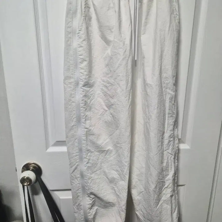 [BUNJANG] White Side Zipper Jogger Pants / 화이트 사이드 지퍼 조거팬츠