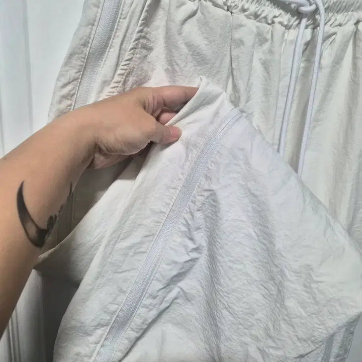 [BUNJANG] White Side Zipper Jogger Pants / 화이트 사이드 지퍼 조거팬츠