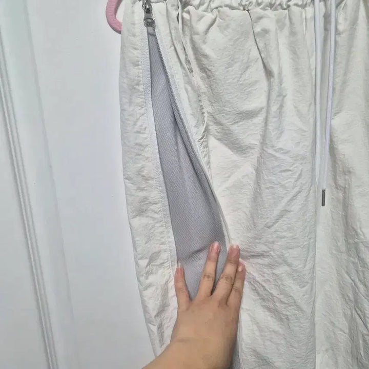 [BUNJANG] White Side Zipper Jogger Pants / 화이트 사이드 지퍼 조거팬츠