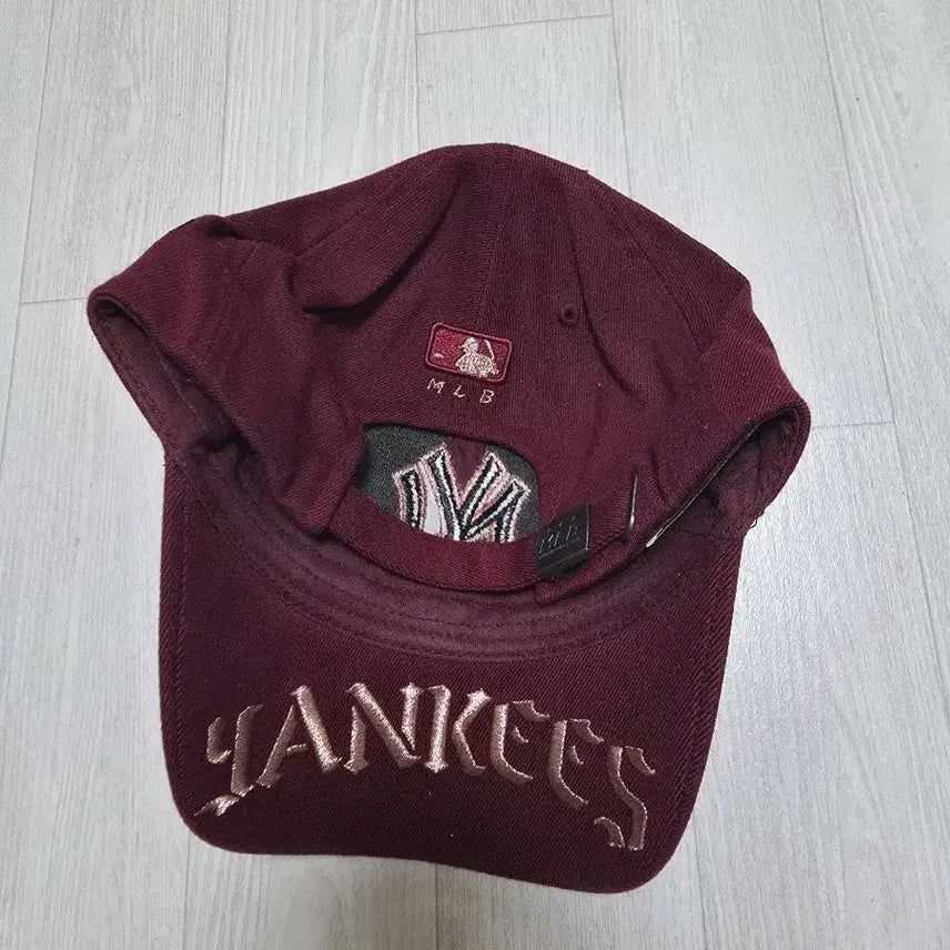 [BUNJANG] MLB Burgundy Ball Cap / MLB 모자