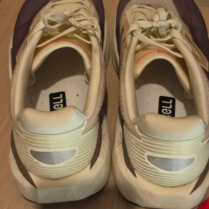 [BUNJANG] New Balance FuelCell Rebel v5 Running Shoes / 뉴발란스 퓨어셀 레벨v5 285(2e)