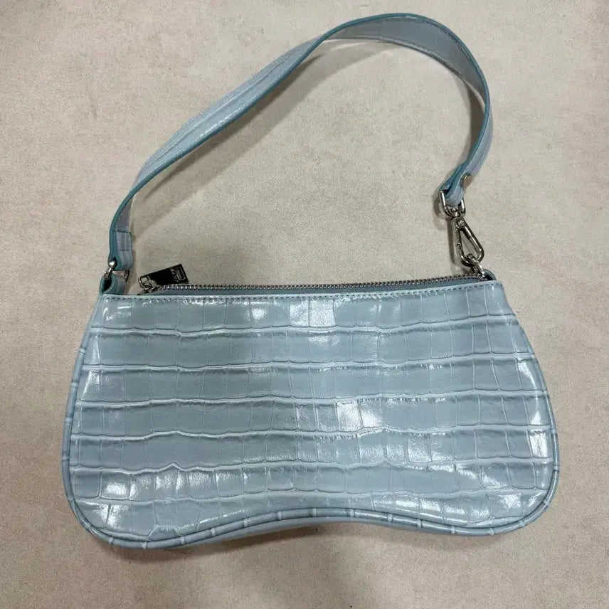 [BUNJANG] JW PEI Eva Shoulder Baguette Bag Vegan Leather / 쥬페이 JW PEI 에바 숄더 바게트백 쥬페이 비건 가죽 가방( 소라)