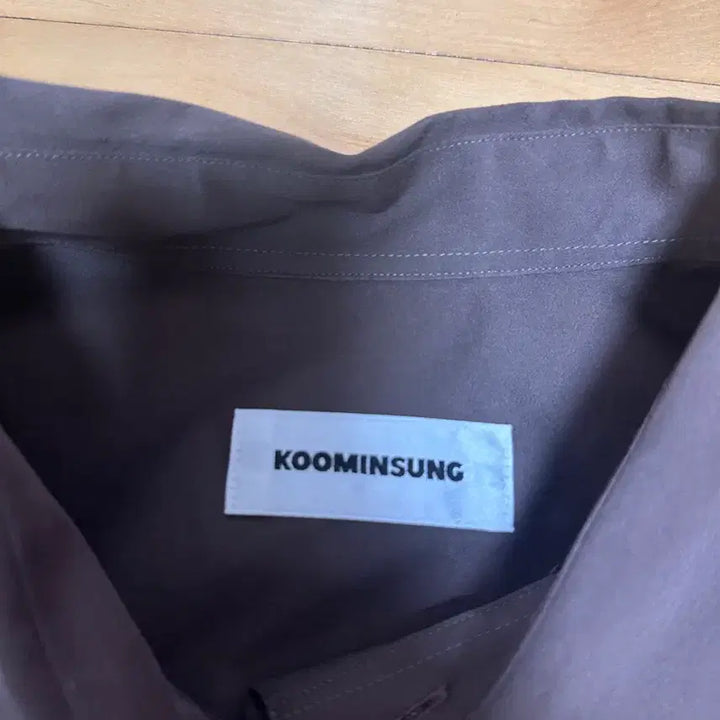 [BUNJANG] Koo Minseong Corgi Chocolate Shirt (M) / 구민성 corgi 셔츠 초콜릿 m사이즈(100-105)